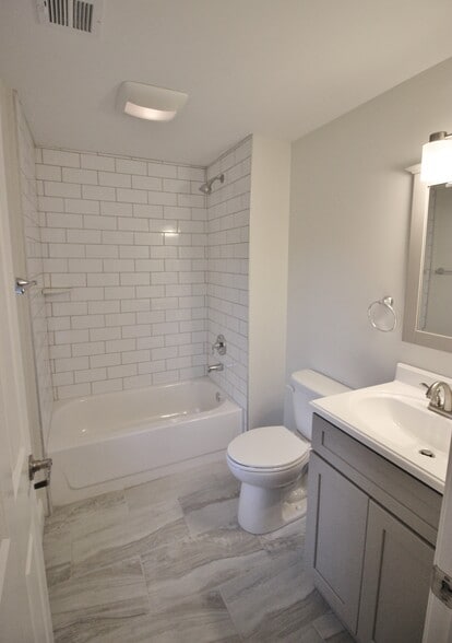 Building Photo - 37 Pine St