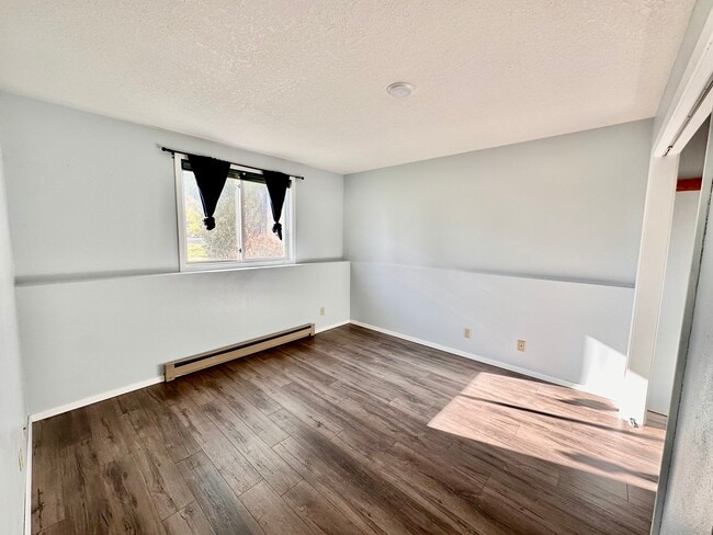 Building Photo - 1965 Mission Way S