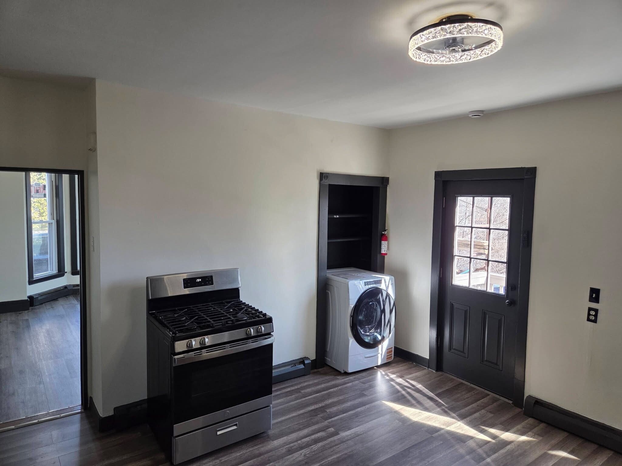 Building Photo - 25 Shepherd St