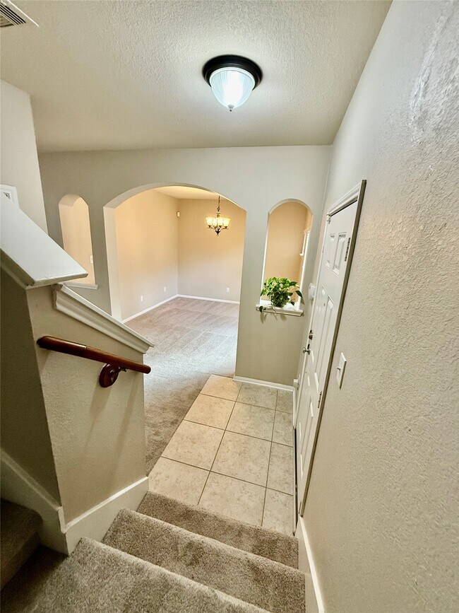 Building Photo - 11930 Jelicoe Dr