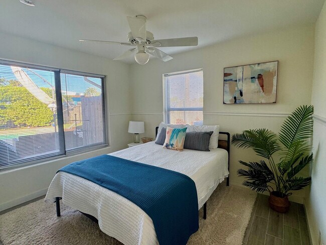 Building Photo - 1101 SE 4th Ct