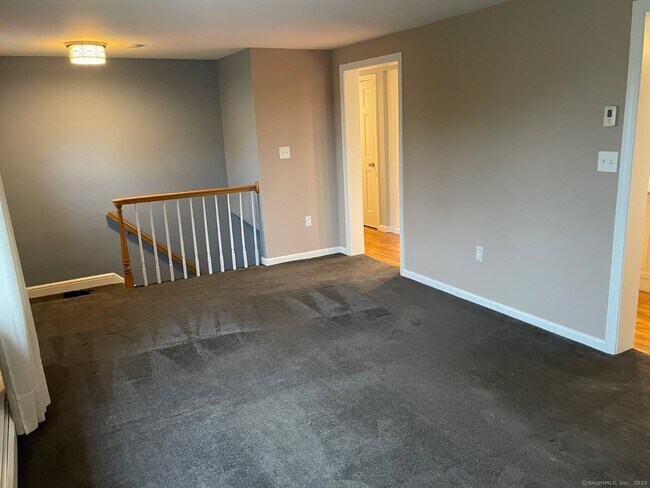 Building Photo - 18 Newell Pl