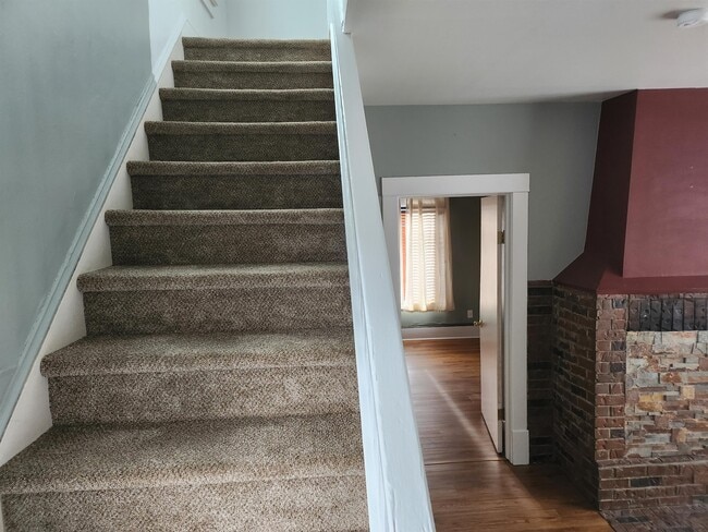 Building Photo - 610 W Water St