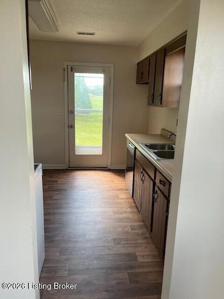 Building Photo - 1708 Cliff Ridge Ct