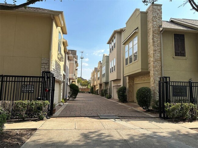 Building Photo - 3444 Cline St
