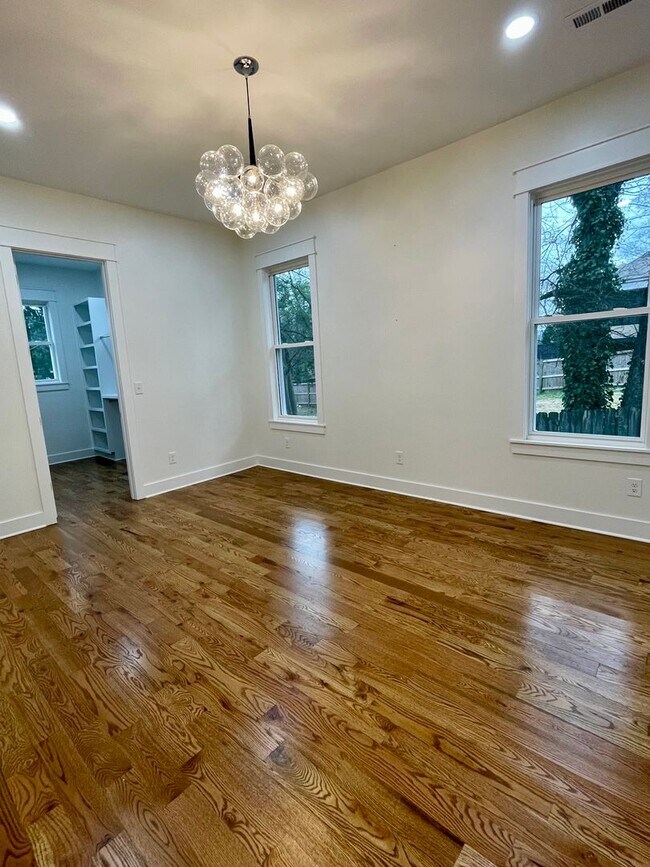 Building Photo - 323 50th Ave N