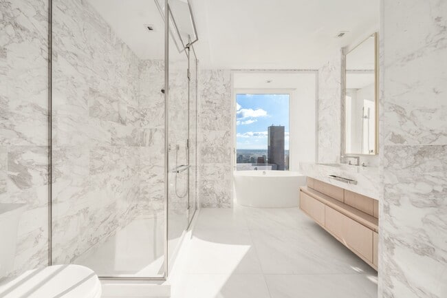 Building Photo - 138 E 50th St