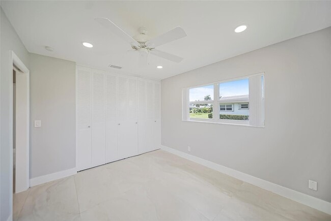 Building Photo - 2725 Emory Dr W