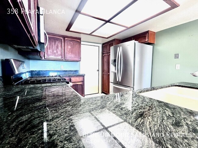 Building Photo - 358 Playa Blanca