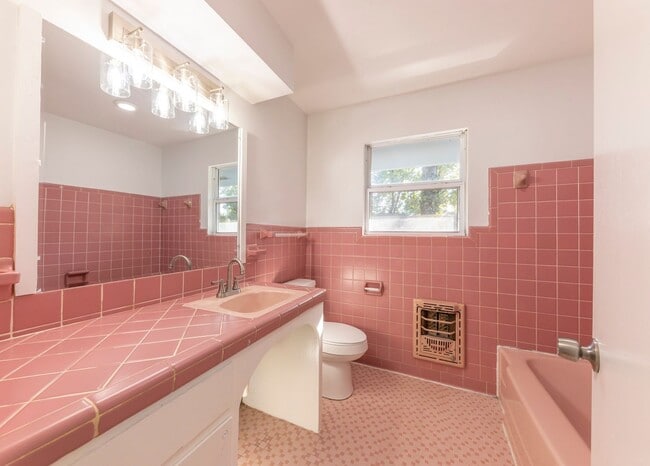 Building Photo - Welcome home!