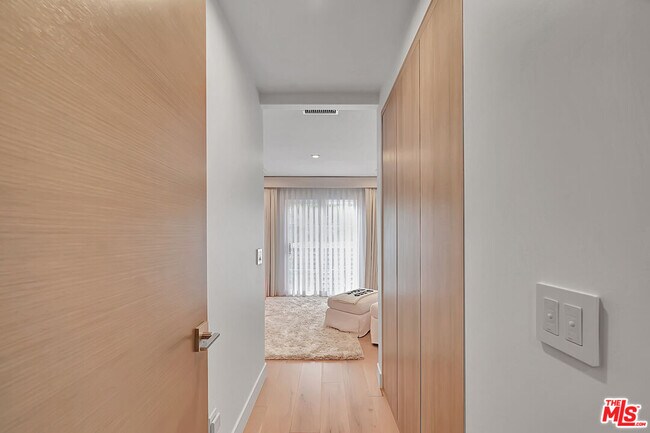 Building Photo - 6442 Lunita Rd