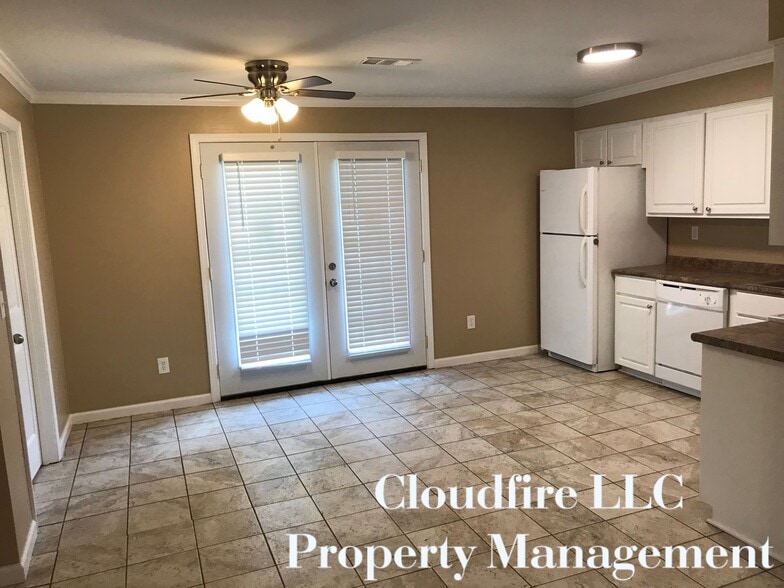 Building Photo - 201 James Cir