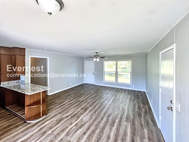 Building Photo - 903 Ramsey Dr