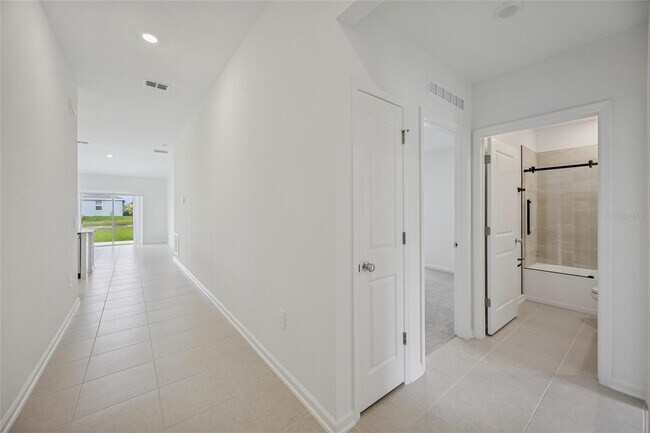 Building Photo - 4718 Golden Knight Blvd