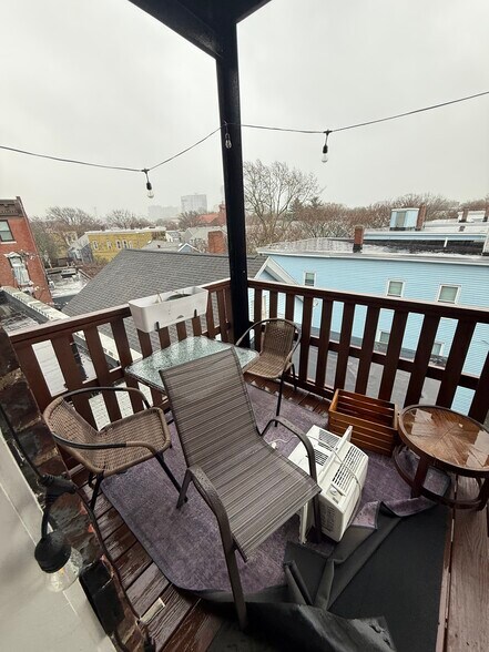 Building Photo - 1054 Cambridge St