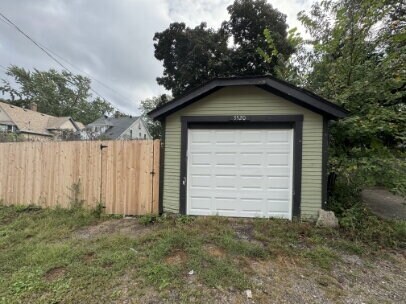 Building Photo - "Charming 3-Bed Hardwood Haven in (Powderhorn) Minneapolis – Spacious 1621 Sq Ft!"