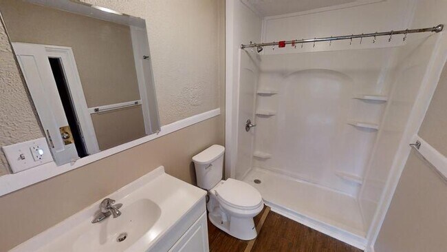 Building Photo - 716 Pearl St