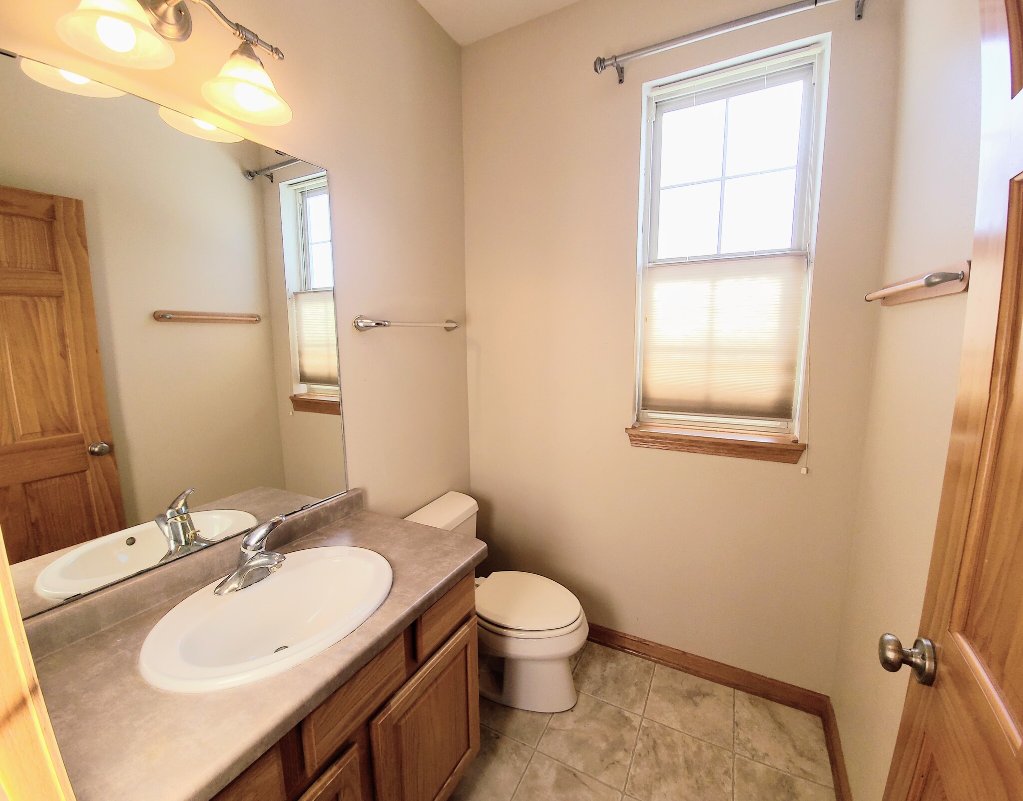 Building Photo - 1805 Deer Path