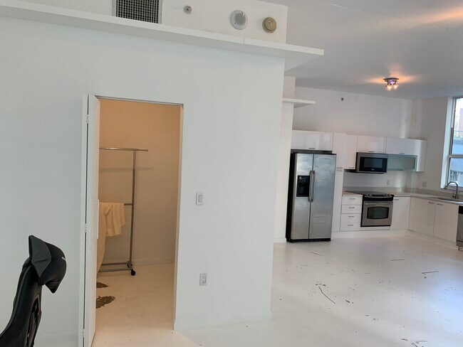 Building Photo - 133 NE 2nd Ave