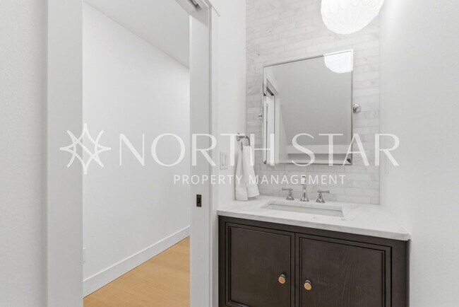 Building Photo - 592 9th St