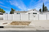 Building Photo - Private & Renovated 2-Bedroom Guest House in Prime Granada Hills Location