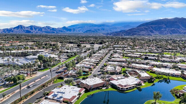 Building Photo - 10 Colgate Dr