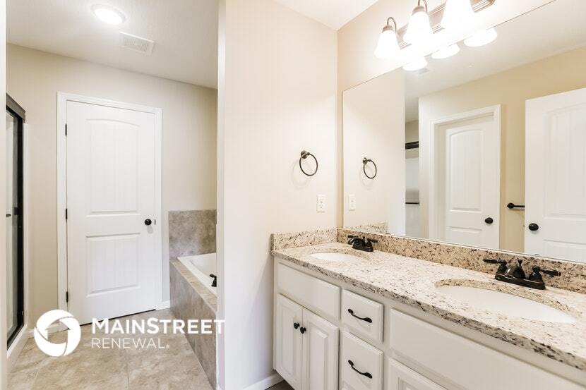 Building Photo - 531 S Poplar St