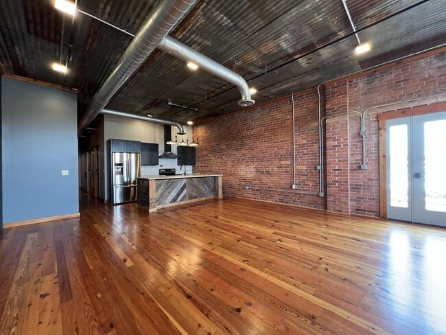 Building Photo - 431 S Columbus St