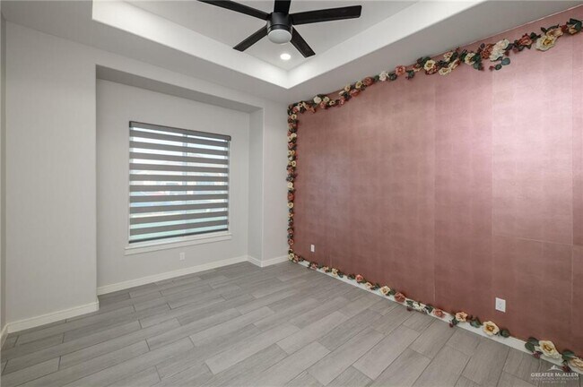 Building Photo - 38 N Queen Palm