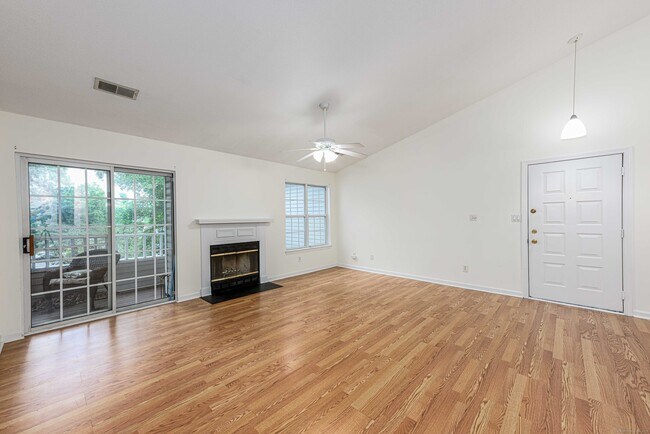 Building Photo - 1 Forest Glen Cir