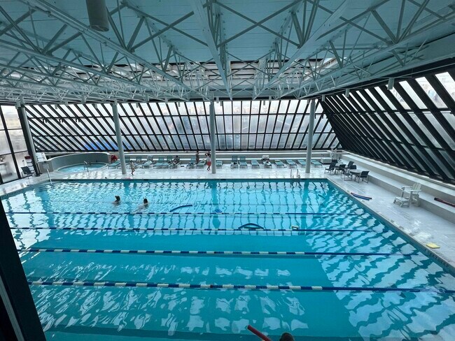 Building Photo - 7004 Boulevard E