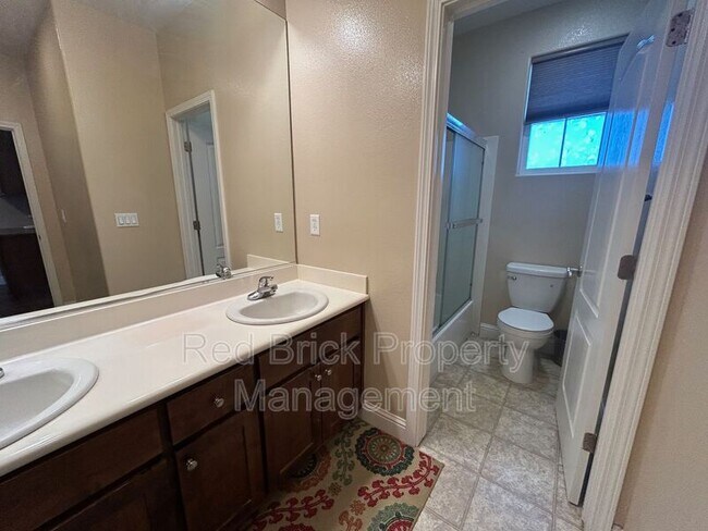 Building Photo - 1522 Fieldcrest Ct