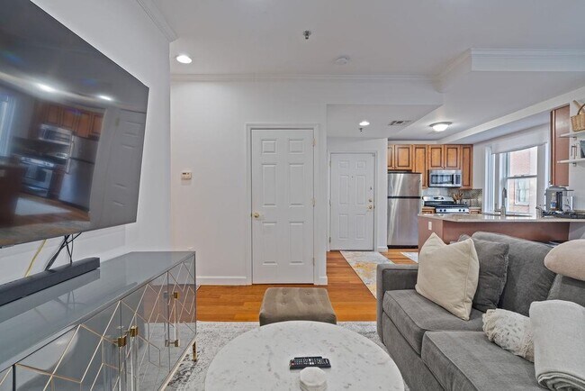 Building Photo - 620 38th St