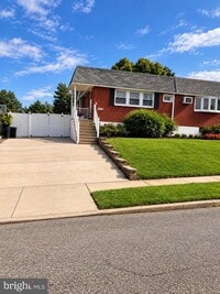 Building Photo - 604 Clay Dr