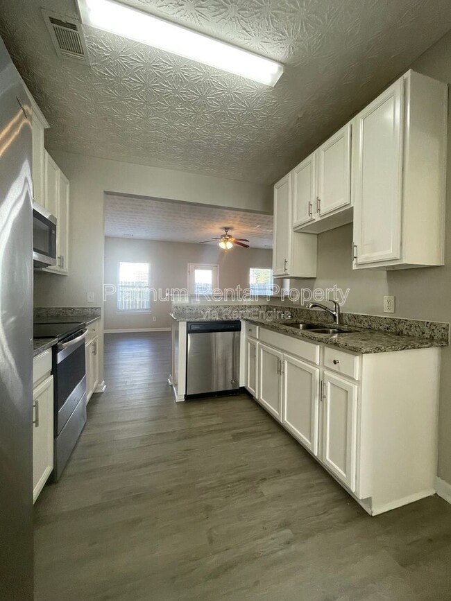 Building Photo - 2355 Bigwood Trail