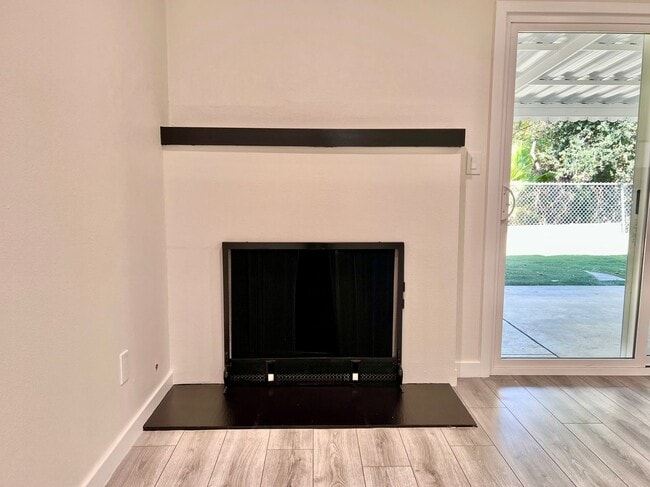 Building Photo - Remodeled 3-bedroom, 2 bath home in Agoura Hills