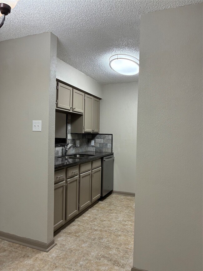 Building Photo - 2120 El Paseo St