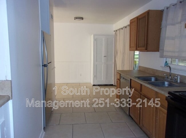 Building Photo - 1575 Cody Rd N