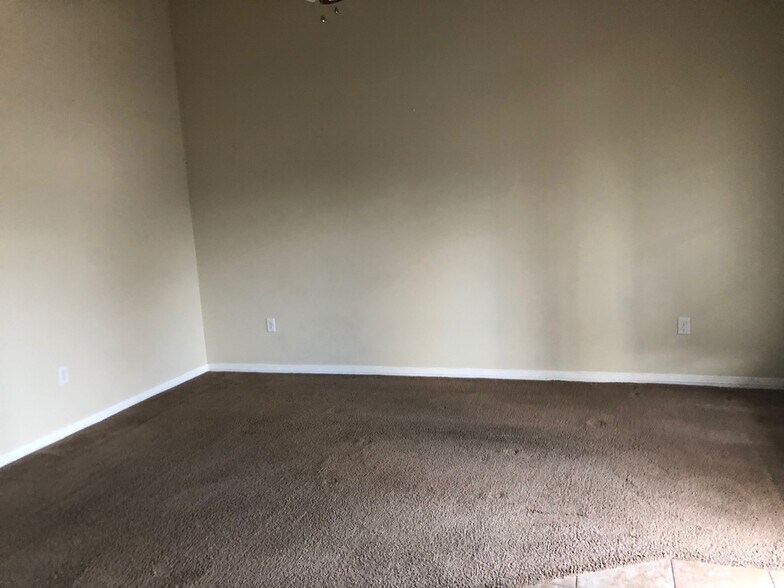 Building Photo - 107 Muscarello Rd