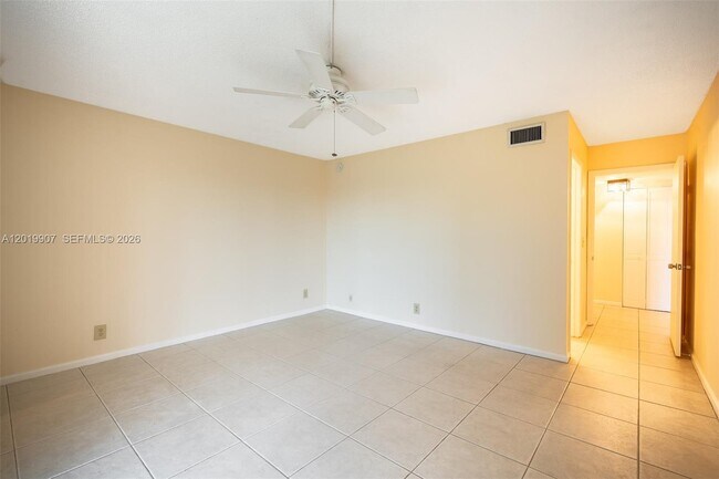 Building Photo - 260 NW 76th Ave