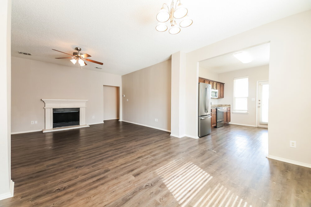 Building Photo - 2325 Wildwood Ln