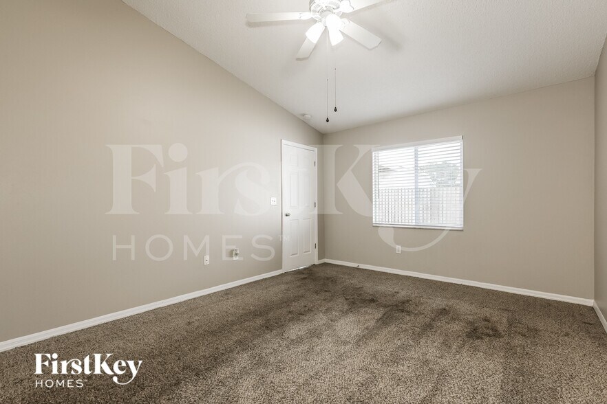 Building Photo - 4705 Hunts Ct