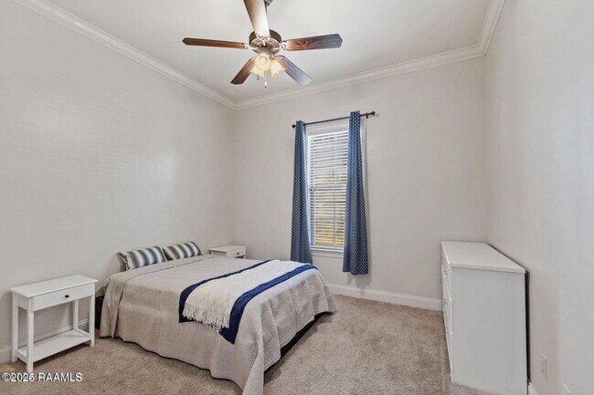 Building Photo - 216 Croft Row