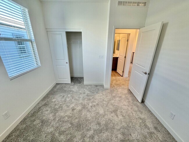 Building Photo - MOVE IN SPECIAL WITH THIS BEAUTIFUL BRAND NEW HOME: 3-BEDROOM HOME IN SUMMERLIN RESIDENCE