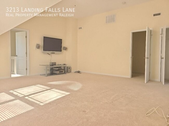 Building Photo - 3213 Landing Falls Ln
