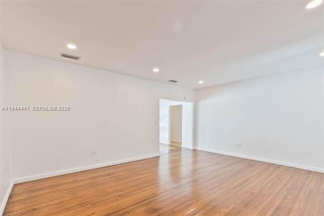 Building Photo - 680 NE 57th St