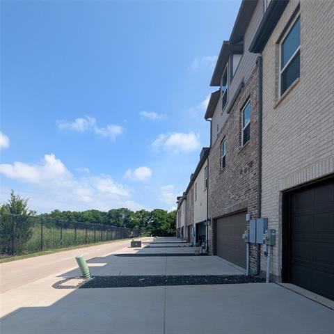 Building Photo - 2257 Adena Spgs Dr