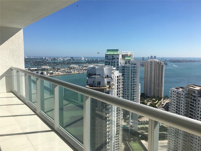 Building Photo - 475 Brickell Ave
