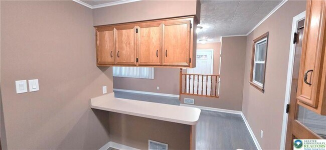 Building Photo - 1103 N Van Buren St