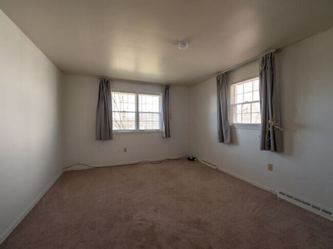 Building Photo - 3BR Ranch House for Rent in Upper St. Clai...